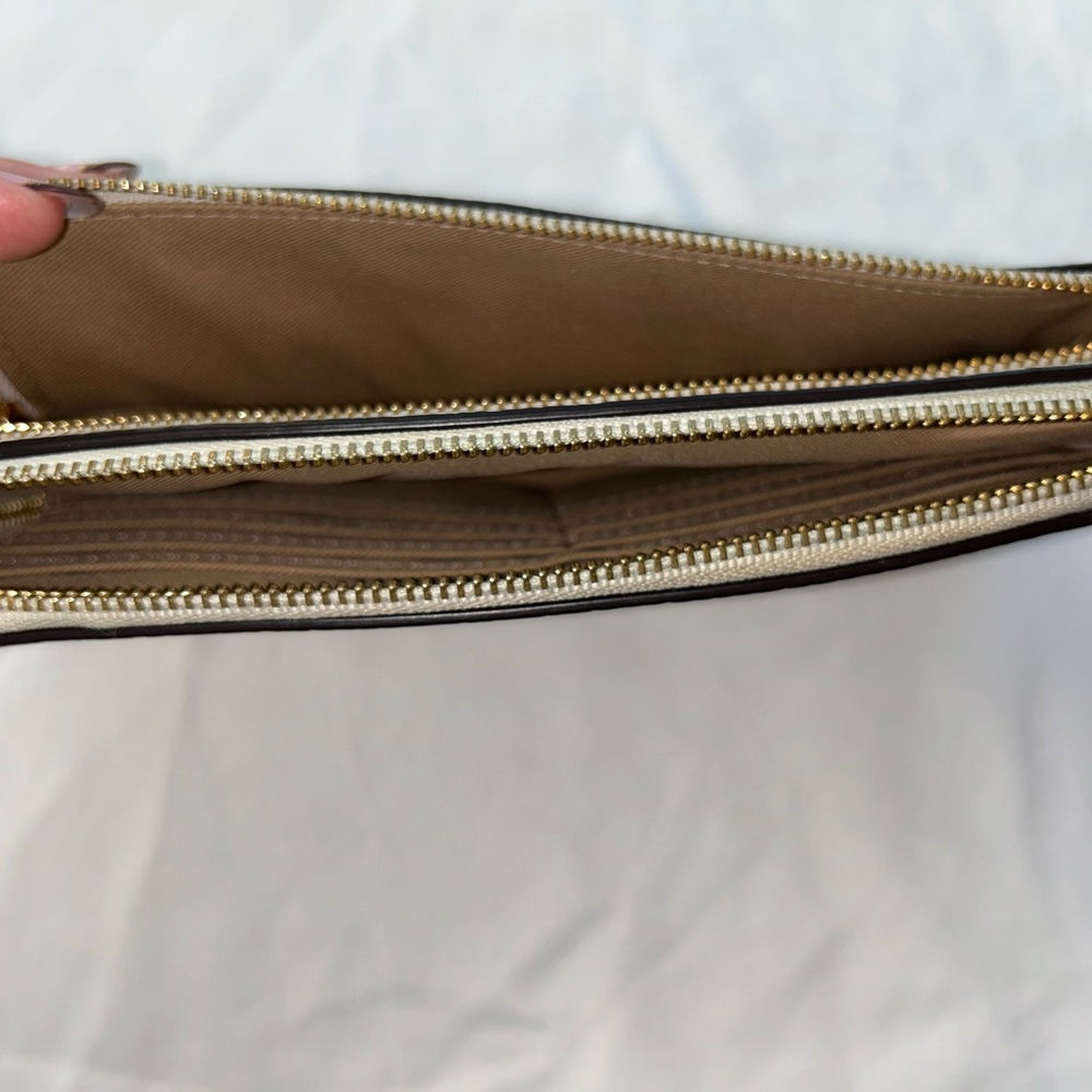 Coach Cream Leather Wristlet - Double Zipper - Picture 5 of 7